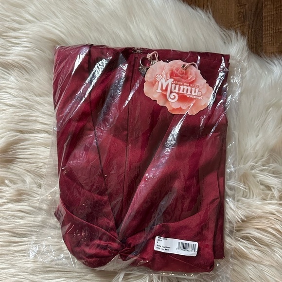 SHOW ME YOUR MUMU Rome Twist Gown In Ruby Luxe Satin - Picture 4 of 5